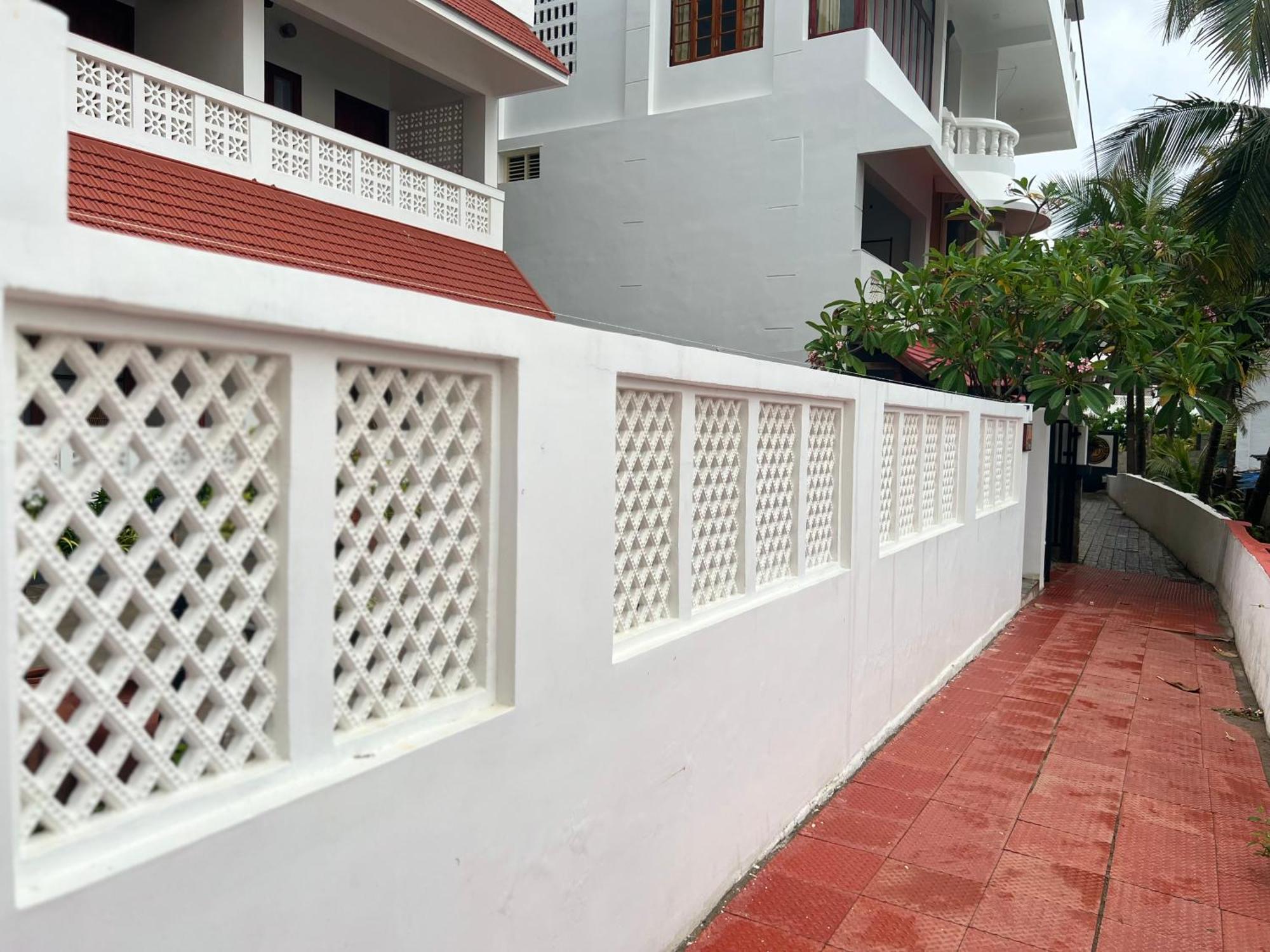 Buddha Beach Hotel Kovalam Buitenkant foto